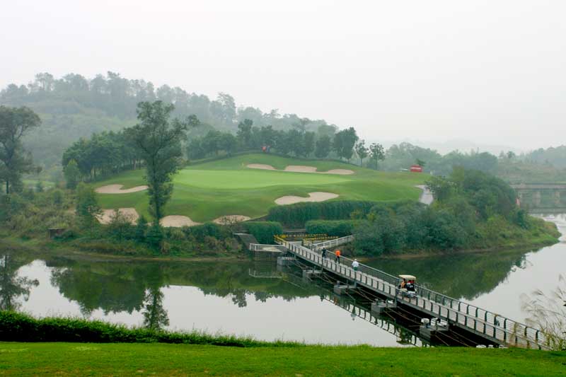 点击欣赏:重庆上邦高尔夫球场 [11-29]